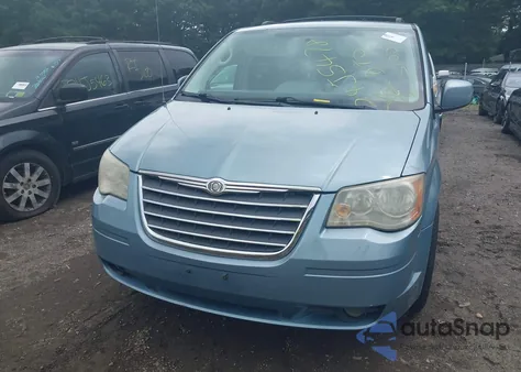2008 Chrysler Town & Country Touring z USA, uszkodzony, nr VIN 2A8HR54P18R746688